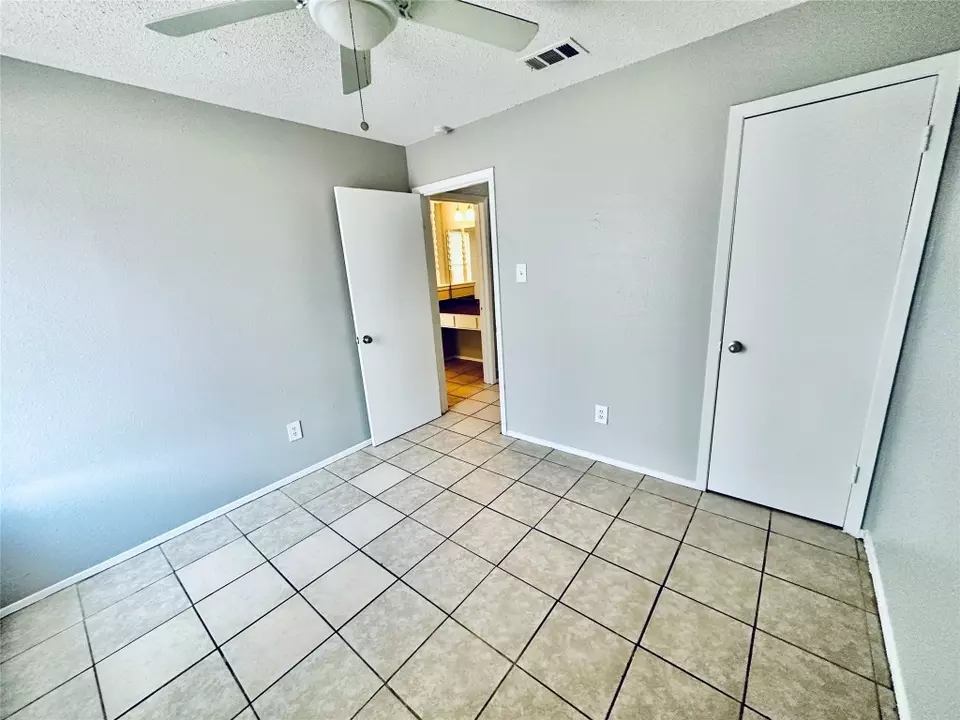 Bedroom - 5305 Woodland Oaks Ct, Austin, TX 78744 photo 1 of 5