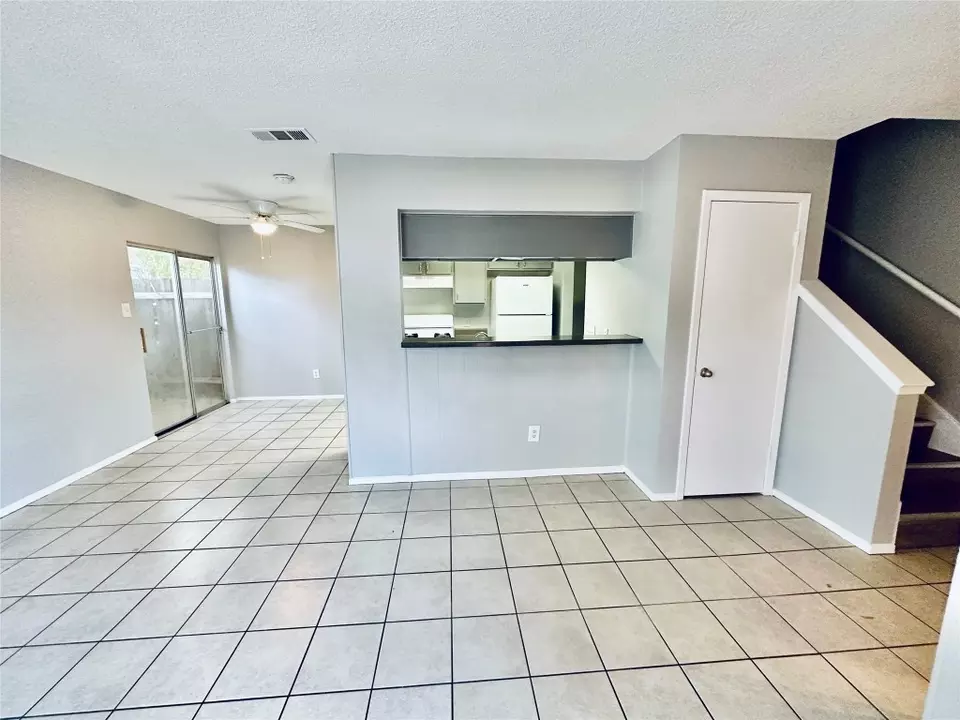 Living - 5305 Woodland Oaks Ct, Austin, TX 78744 photo 5 of 5