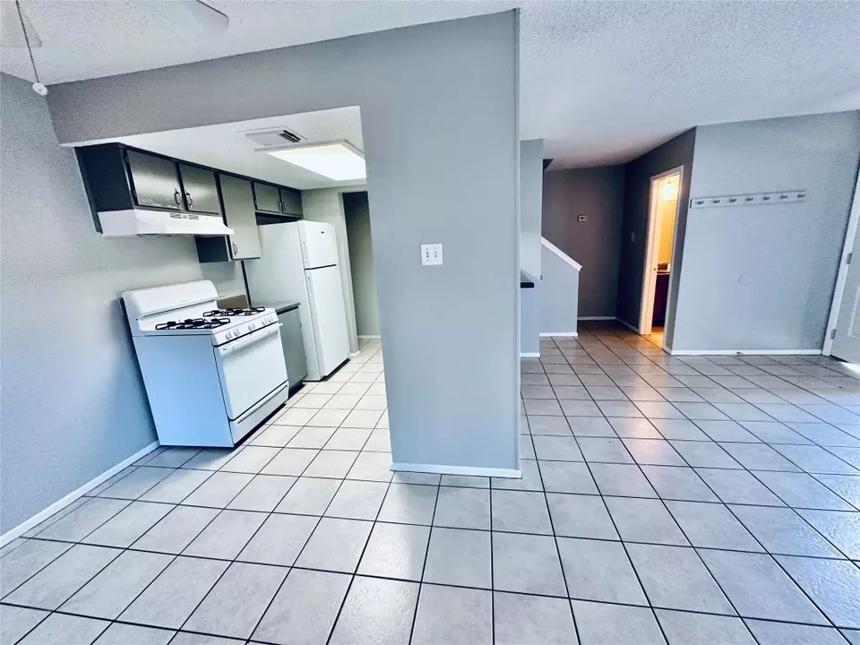 Kitchen - 5305 Woodland Oaks Ct, Austin, TX 78744 photo 3 of 5