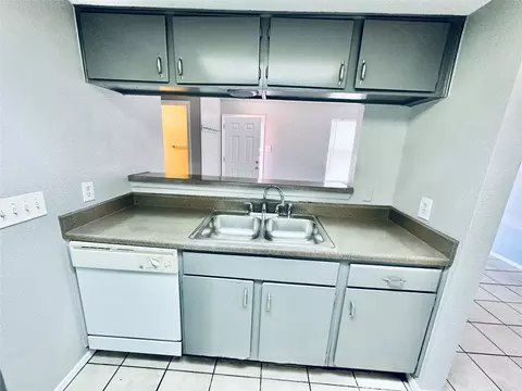 Kitchen - 5305 Woodland Oaks Ct, Austin, TX 78744 photo 1 of 5