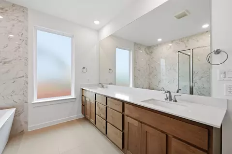 Bath - 6312 Mcmurtry St, Austin, TX 78747 photo 2 of 3