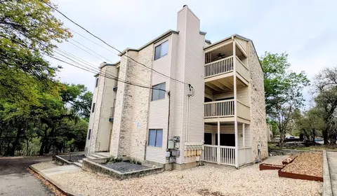 1013 Chestnut St #C2, San Marcos, TX 78666