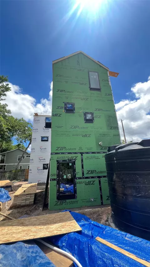 Exterior - 605 E 55th St #5, Austin, TX 78751 photo 4 of 6