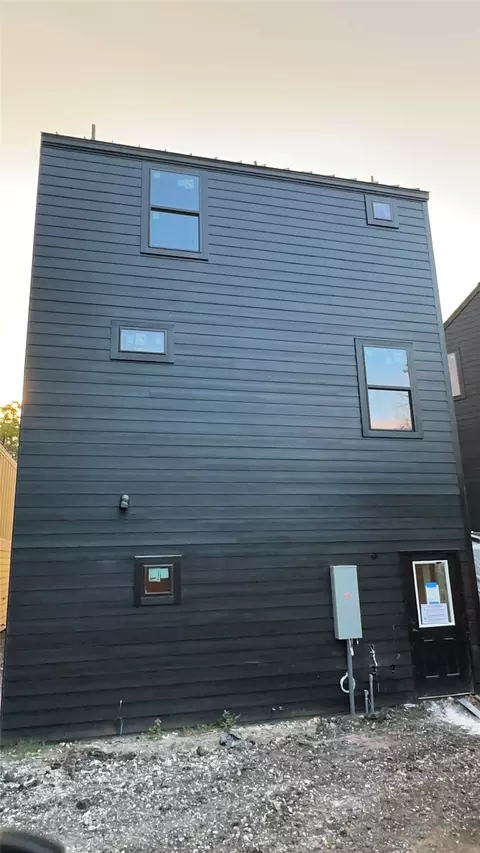 Exterior - 605 E 55th St #5, Austin, TX 78751 photo 5 of 5
