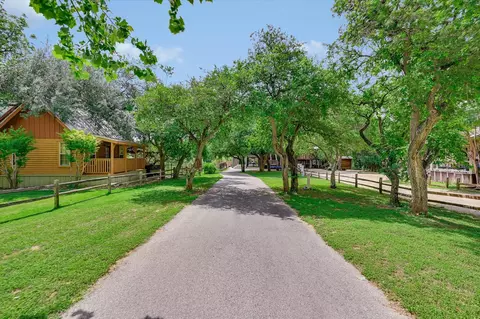 1220 Sleepy Hollow Ln, New Braunfels, TX 78130