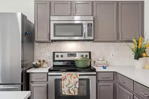 Kitchen - 7451 Pusch Ridge Loop, Austin, TX 78749 photo 2 of 3