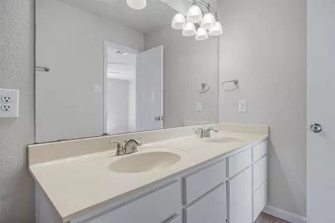 Bath - 7541 Redrick Dr, Austin, TX 78747 photo 2 of 3