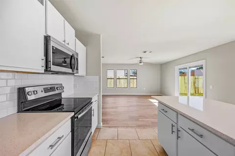 Kitchen - 7541 Redrick Dr, Austin, TX 78747 photo 4 of 5