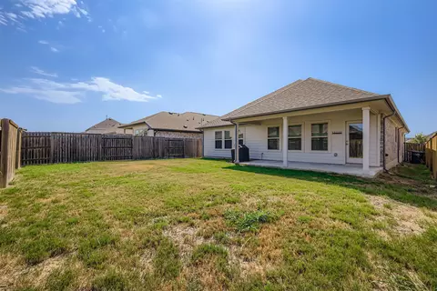 Exterior - 154 Eagle Ford Dr, Kyle, TX 78640 photo 4 of 7