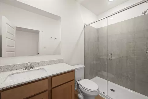 Bath - 544 Gus Loop, Georgetown, TX 78626 photo 3 of 3