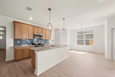 Kitchen - 544 Gus Loop, Georgetown, TX 78626 photo 1 of 2
