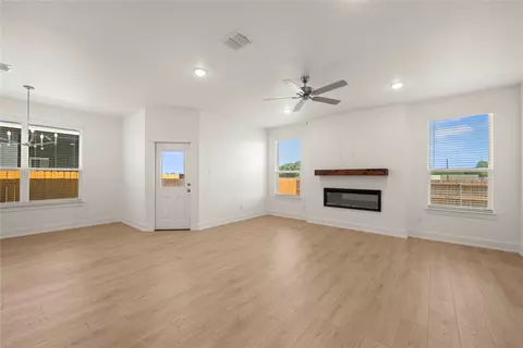 Living - 544 Gus Loop, Georgetown, TX 78626 photo 2 of 3