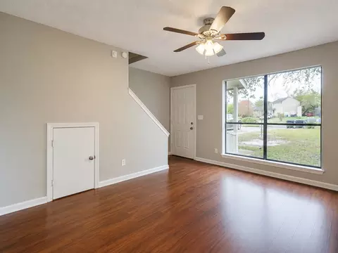 112 Hillside Cv, Elgin, TX 78621 photo 2