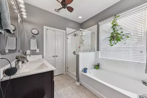 Bath - 247 Joseph Dr, Buda, TX 78610 photo 3 of 5