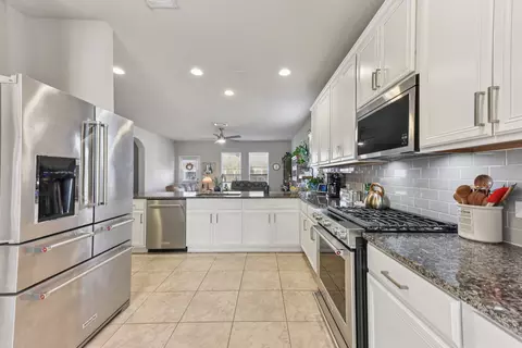 Kitchen - 247 Joseph Dr, Buda, TX 78610 photo 4 of 4