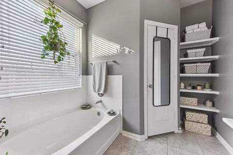 Bath - 247 Joseph Dr, Buda, TX 78610 photo 5 of 5