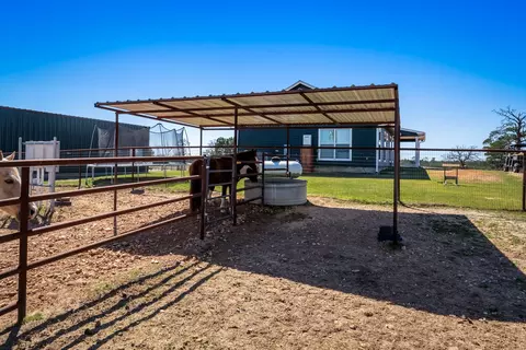 Exterior - 935 Highway 21 E, Bastrop, TX 78602 photo 1 of 3