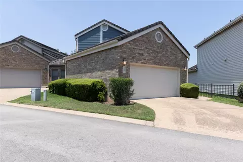 5 Champions Ln, Lakeway, TX 78734