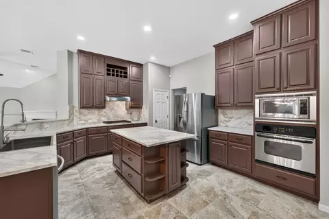 Kitchen - 1004 Applerock, Leander, TX 78641 photo 2 of 4