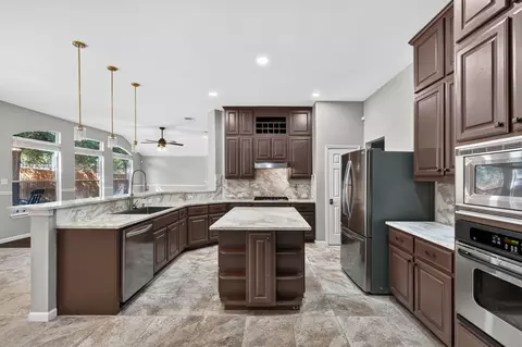 Kitchen - 1004 Applerock, Leander, TX 78641 photo 3 of 4