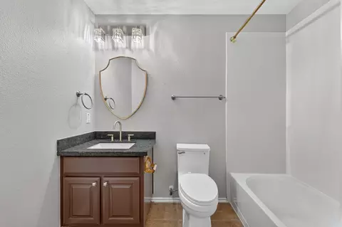 Bath - 1004 Applerock, Leander, TX 78641 photo 4 of 4