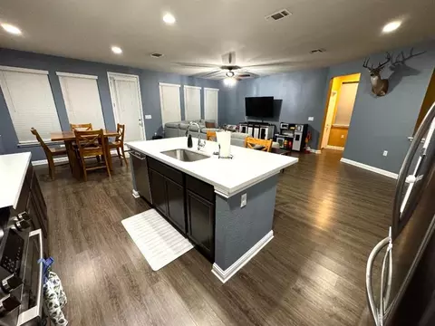 Kitchen - 16609 Sumptuous Dr, Manor, TX 78653 photo 4 of 4