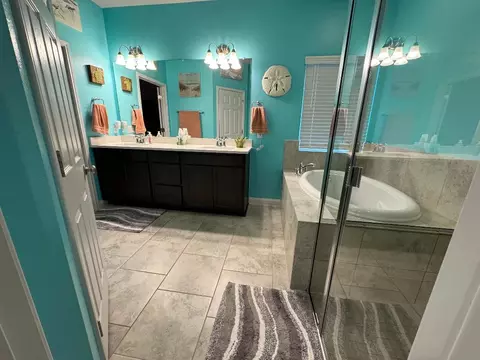 Bath - 16609 Sumptuous Dr, Manor, TX 78653 photo 3 of 6
