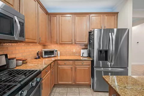 Kitchen - 100 Klondike Dr, Georgetown, TX 78633 photo 7 of 8