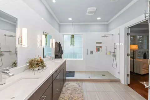 Bath - 100 Klondike Dr, Georgetown, TX 78633 photo 1 of 4