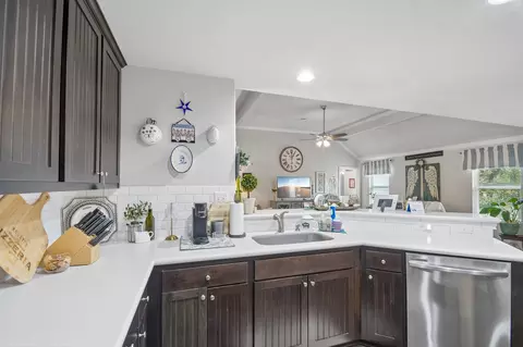 Kitchen - 596 Pleasant Grove Loop, Elgin, TX 78621 photo 4 of 4