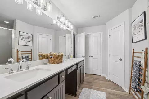Bath - 596 Pleasant Grove Loop, Elgin, TX 78621 photo 1 of 3