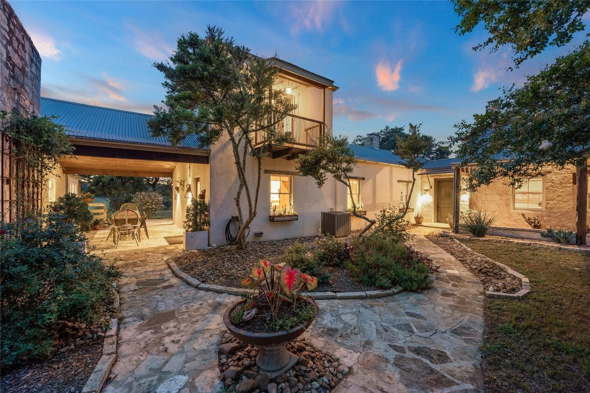 341 N Stallion Ests Dr  