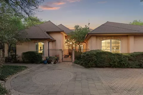 200 Red Bird Ln, Kingsbury, TX 78638