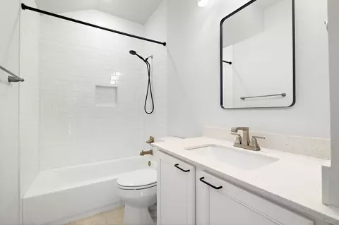 Bath - 326 Smithsonian Ln, Kyle, TX 78640 photo 5 of 5