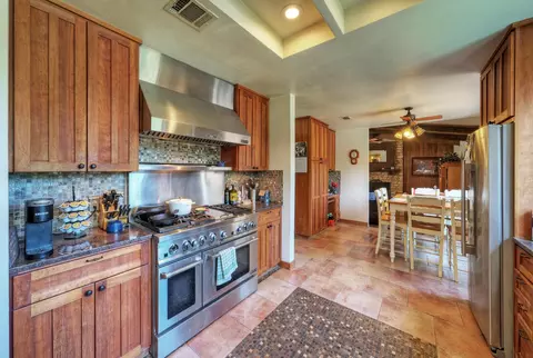 Kitchen - 2300 Robin Rd, Manchaca, TX 78652 photo 3 of 4