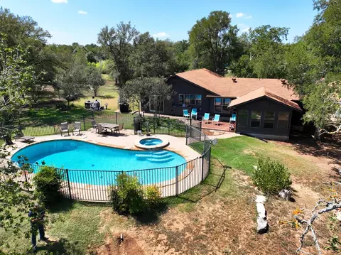 Exterior - 2300 Robin Rd, Manchaca, TX 78652 photo 12 of 12