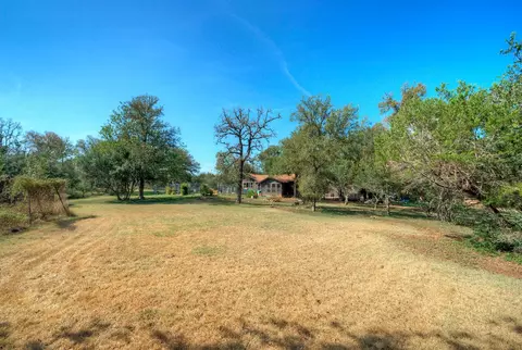 Exterior - 2300 Robin Rd, Manchaca, TX 78652 photo 10 of 12