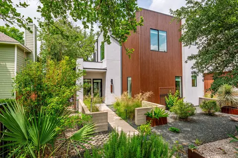 1704 S 5th St #B, Austin, TX 78704