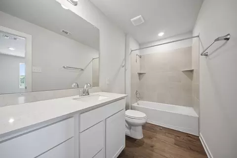 Bath - 10607 Trifecta Way, Buda, TX 78610 photo 1 of 4