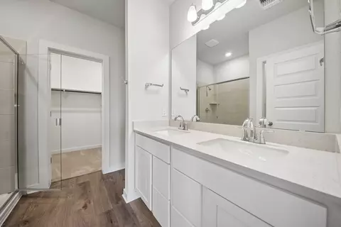 Bath - 10607 Trifecta Way, Buda, TX 78610 photo 3 of 4