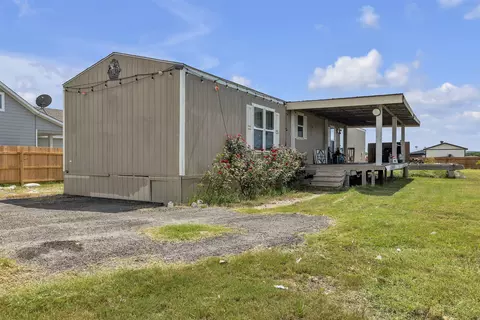 815 Rustler Pass, Kyle, TX 78640 photo 2