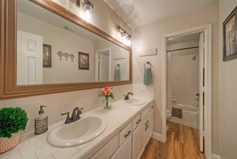 Bath - 511 Chaneys Xing, Bertram, TX 78605 photo 4 of 4