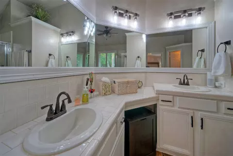 Bath - 511 Chaneys Xing, Bertram, TX 78605 photo 2 of 4