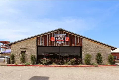 Exterior - 19300 Bear Grass Dr, Elgin, TX 78621 photo 6 of 7