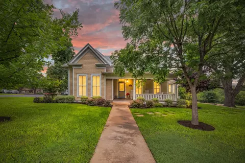 403 E 4th St S, Georgetown, TX 78626
