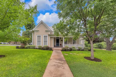 403 E 4th St S, Georgetown, TX 78626