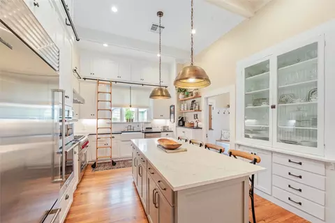 403 E 4th St, Georgetown, TX 78626