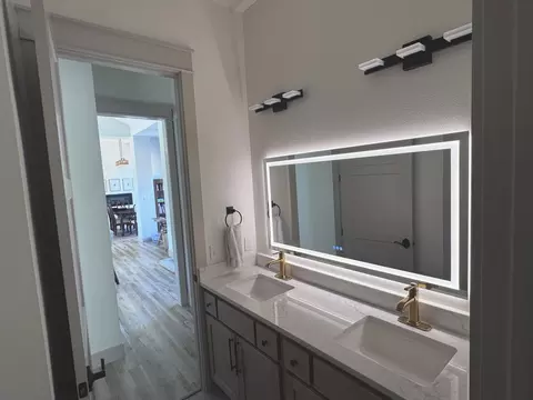 Bath - 219 Murphy Dr, Bertram, TX 78605 photo 1 of 5