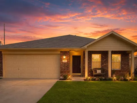 220 N Crossing Trl, Round Rock, TX 78665