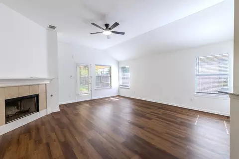 220 N Crossing Trl, Round Rock, TX 78665